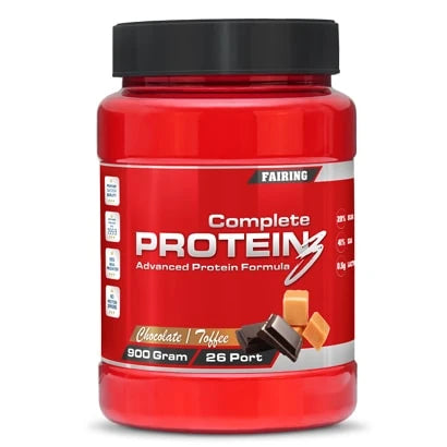 En rød boks med svart lokk og Fairing Complete Protein III 900 g proteinpulver i smaken Chocolate Toffee.