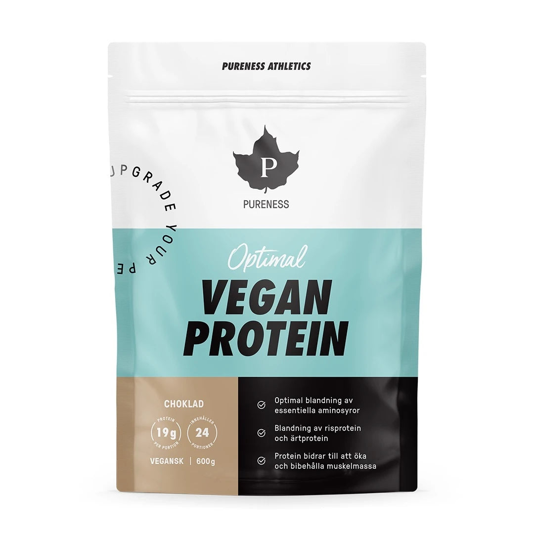 Pureness Vegan Protein 600 g proteinpulver i en hvit pose med lyseblå og svarte detaljer og sjokoladesmak.