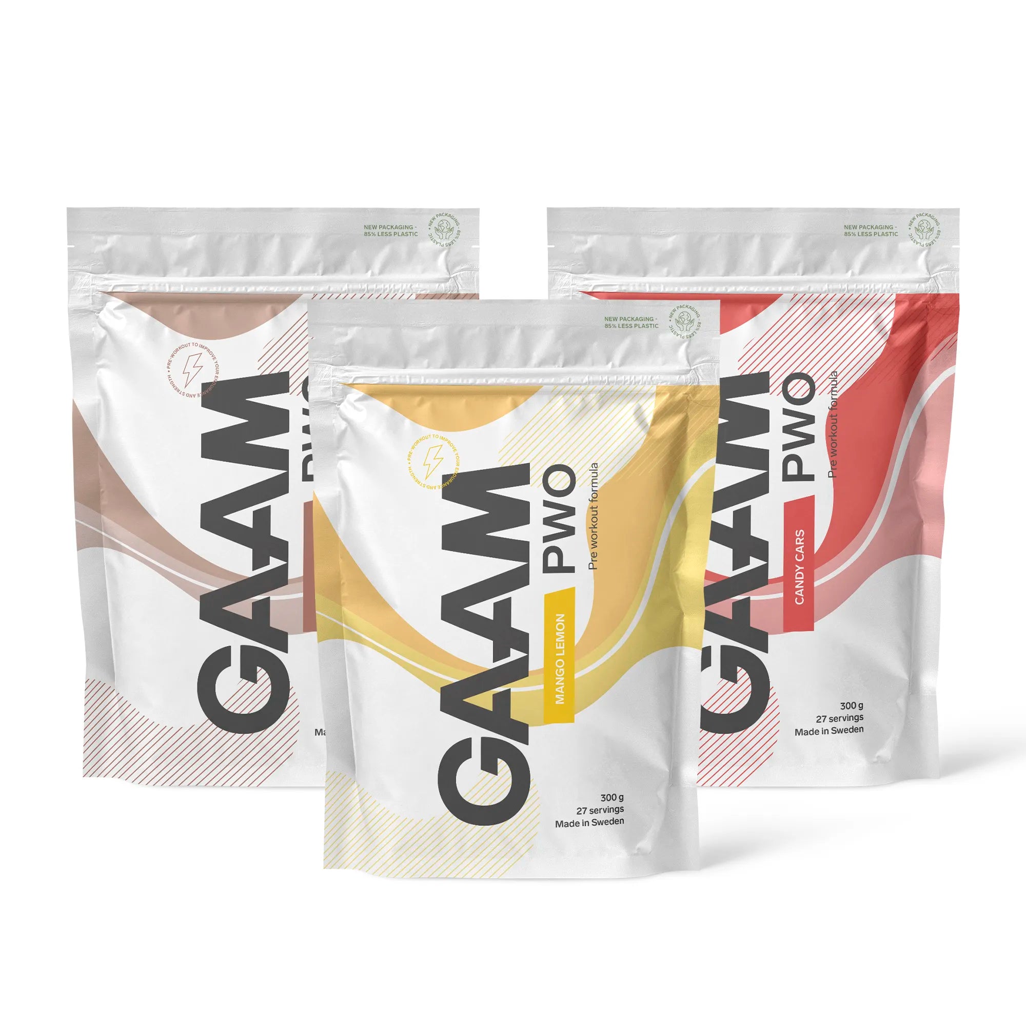 3 x GAAM PWO 300 g prestasjonshøyer i tre hvite poser med brune, gule og røde detaljer for ulike smaker.