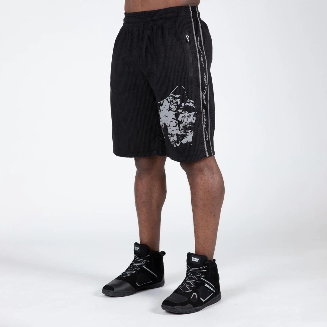 Gorilla Wear Buffalo Old School Workout Shorts black/grey er svarte treningsshorts med grå gorillalogo og sidebånd.