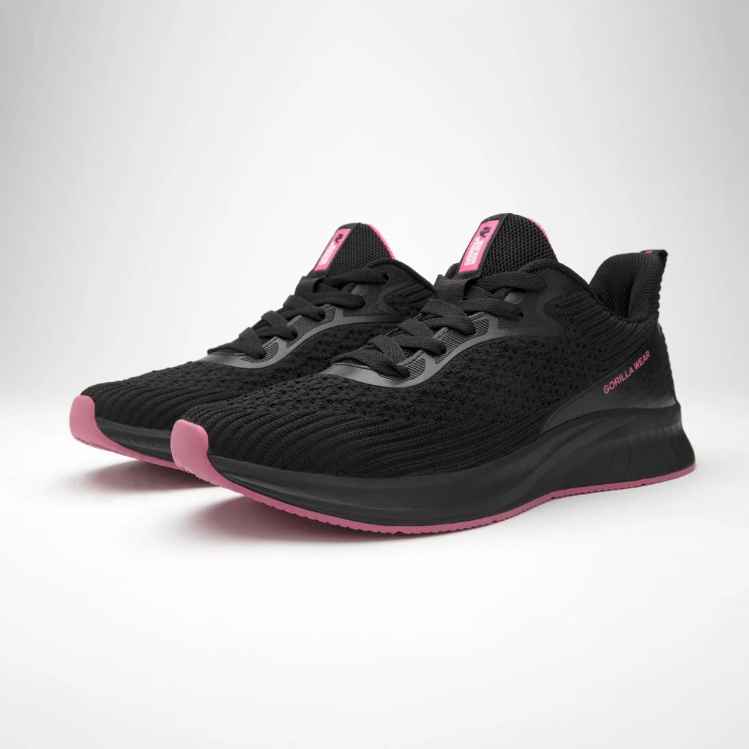 Gorilla Wear Milton Training Shoes Black/Fuchsia er svarte treningssko med rosa detaljer og pustende overdel., bilde 2 av 6