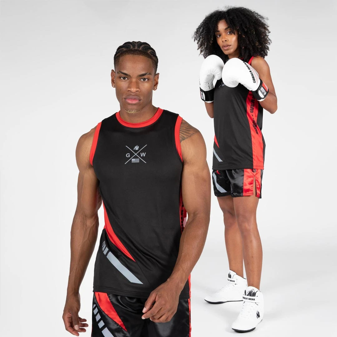 Gorilla Wear Hornell Tank Top Black/Red, en svart og rød unisex-singlet i polyester, bæres av to modeller., bilde 2 av 6
