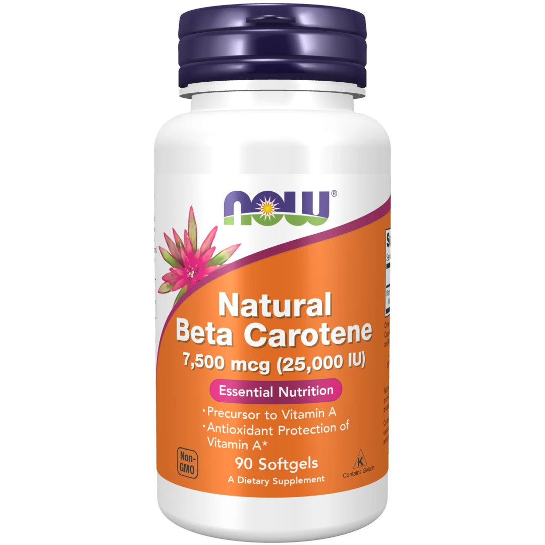 NOW Natural Beta Carotene 7500 mcg 90 caps kosttilskudd i en hvit boks med oransje etikett og lilla lokk.