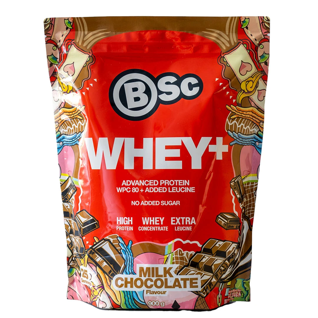 BSc Whey+ 900 g proteinpulver i en rød pose med fargerike detaljer og smaken Milk Chocolate.