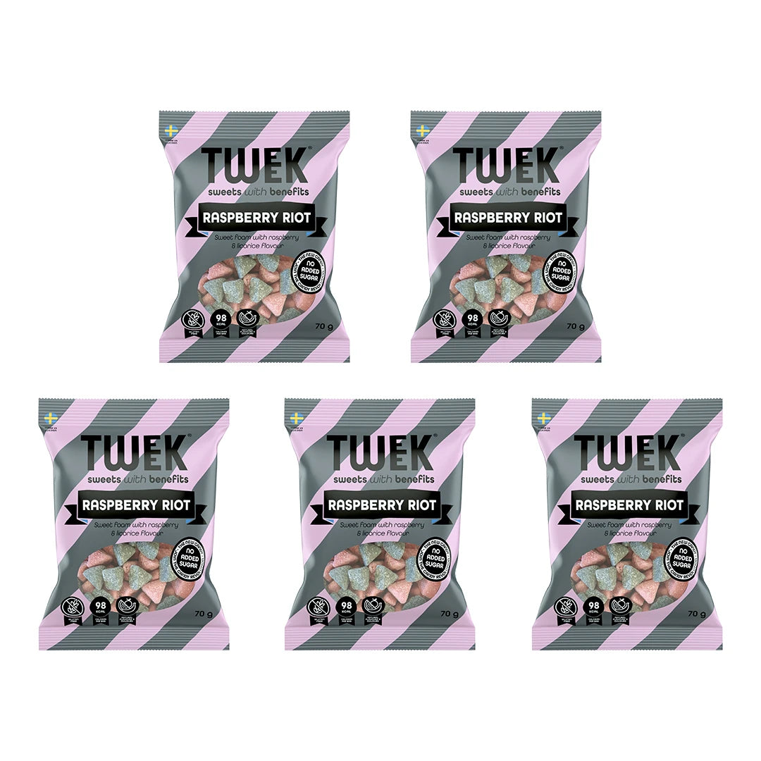 5 x Tweek Sweets 70 g Raspberry Riot i rosa og grå godteriposer med svarte detaljer.