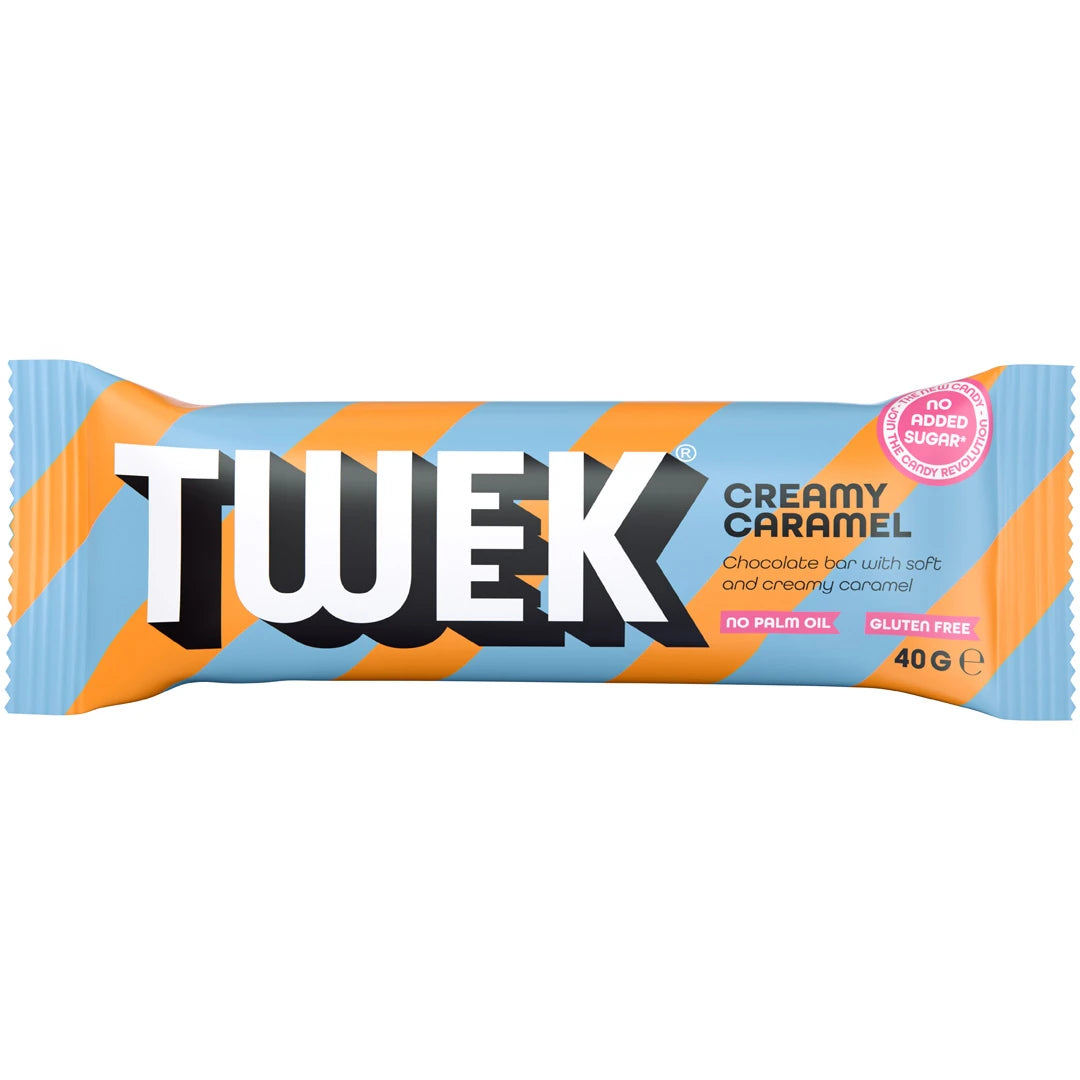 Tweek Sweets Bar 40 g sjokoladebar i smaken Creamy Caramel med lyseblått og oransjestripet omslag.