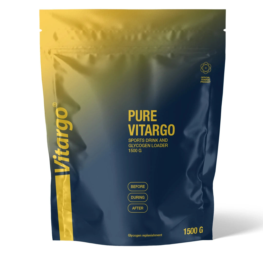 Vitargo Pure 1,5 kg naturelle raske karbohydrater i pulverform, pakket i en mørkeblå og gul pose.