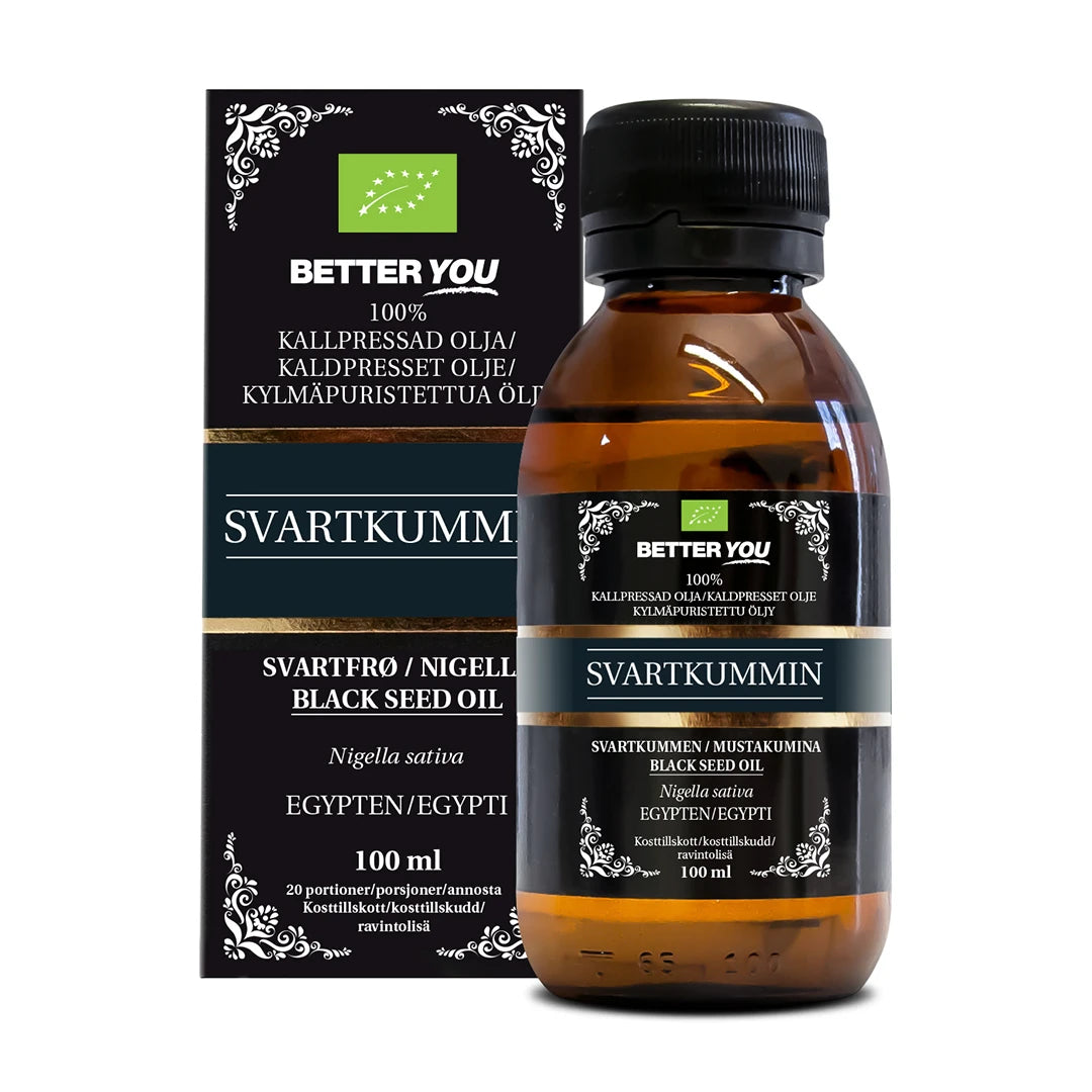 Better You Svartkumminolja EKO Kallpressad 100 ml i en mørk glassflaske ved siden av sin tilhørende svarte forpakning.