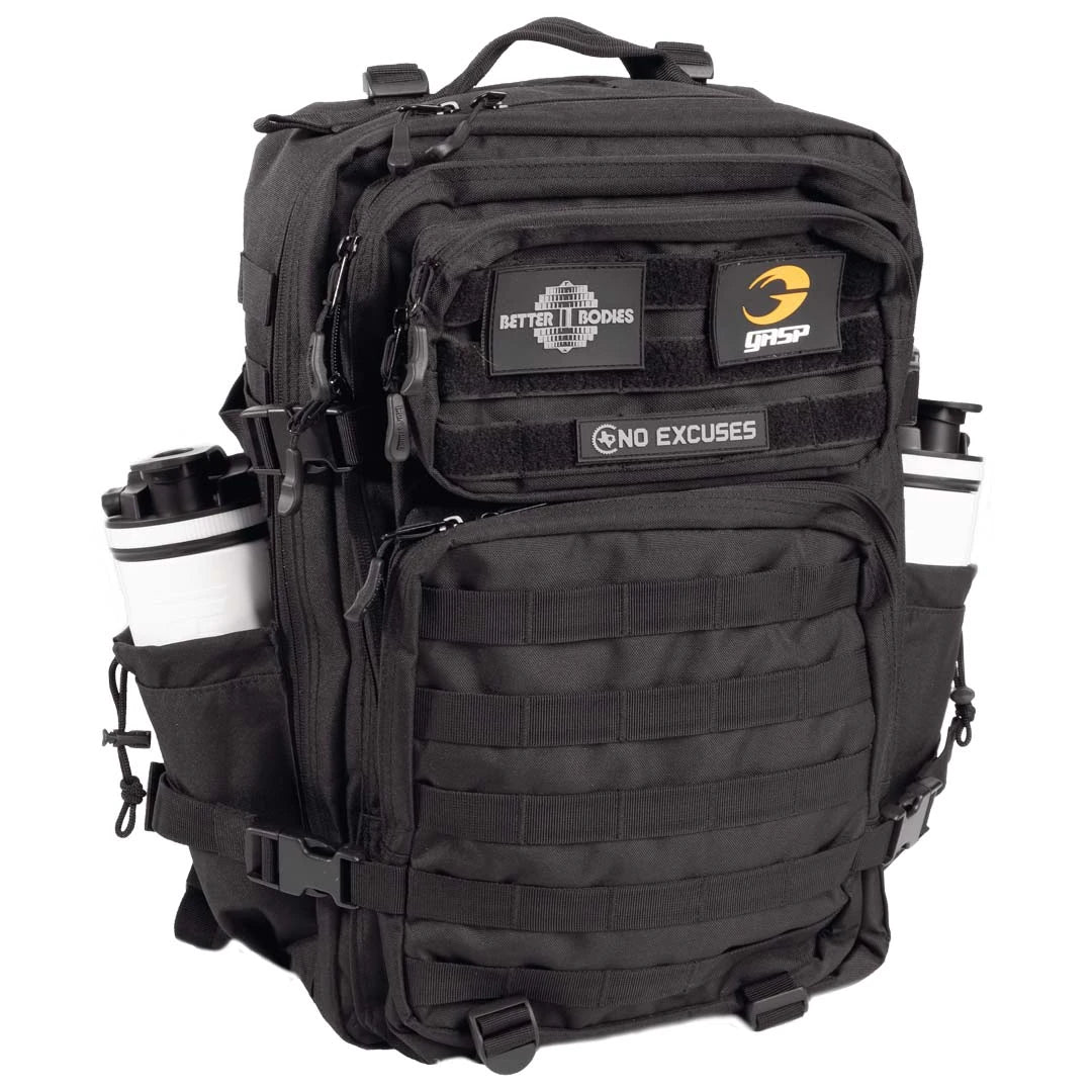 Better Bodies Tactical Backpack Black, en svart ryggsekk i polyester med taktiske rom, patcher og plass til shakers.