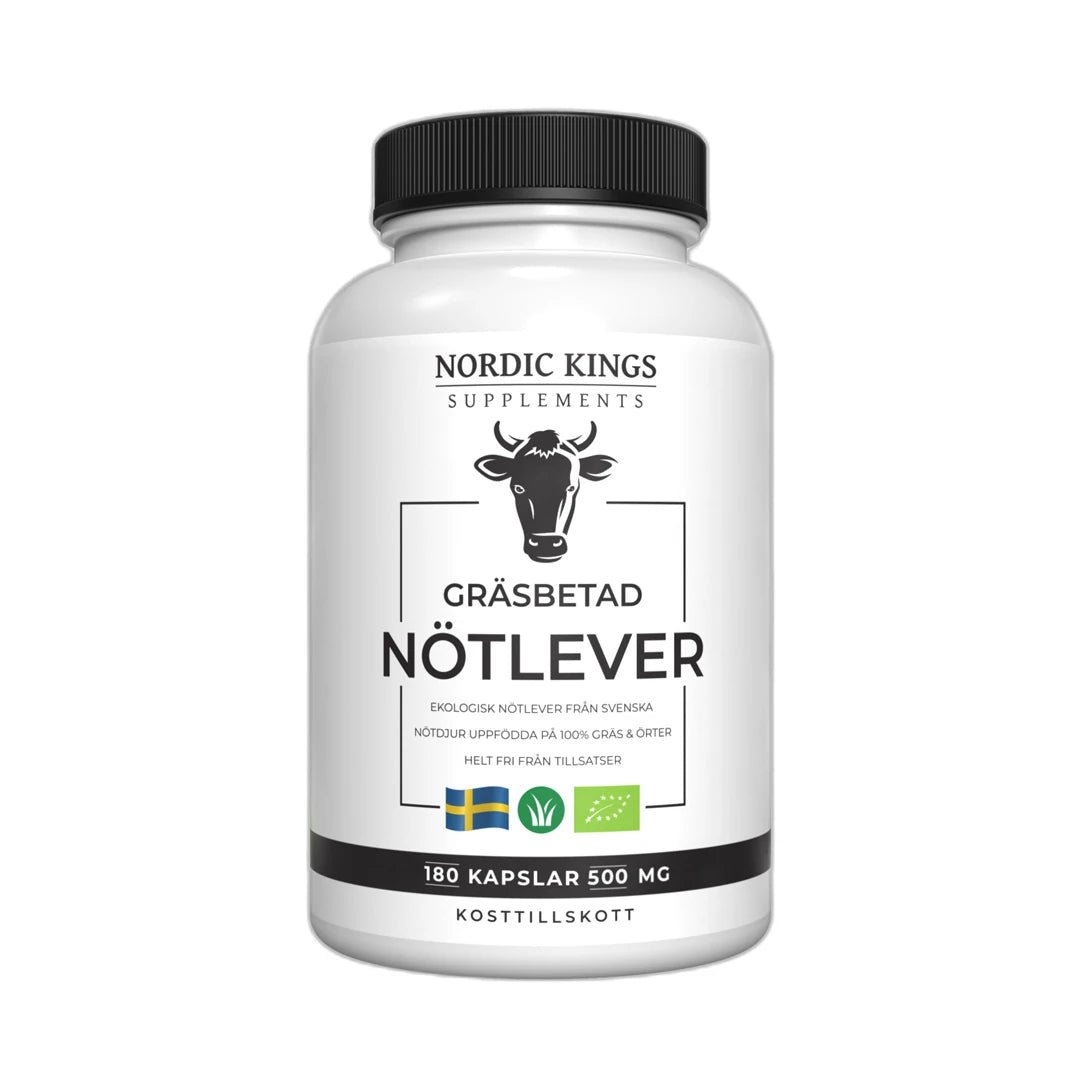 Nordic Kings Gräsbetad Nötlever EKO 180 caps pakket i en hvit boks med svart lokk og etikett med kumotiv.