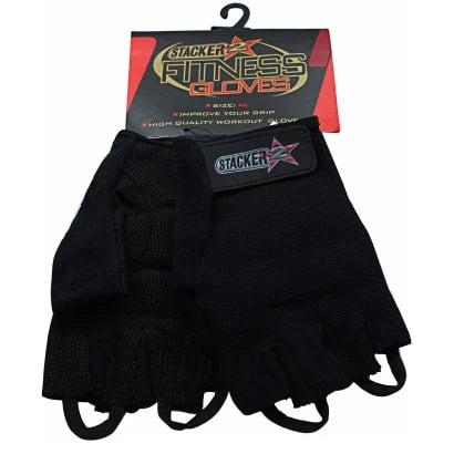Stacker2 Europe Fitness Gloves, svarte treningshansker med halvfingerdesign og justerbar borrelås.