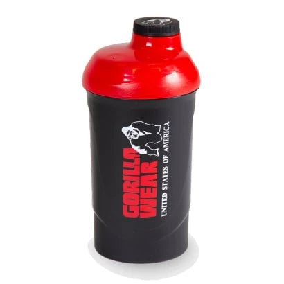 Gorilla Wear Wave Shaker Black/Red, en svart shaker i plast med rødt lokk og hvit Gorilla Wear-logo.