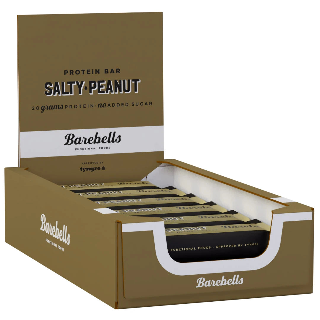 12 x Barebells Protein Bar 55 g Salty Peanut i en lysebrun kartong med hvite og svarte detaljer.
