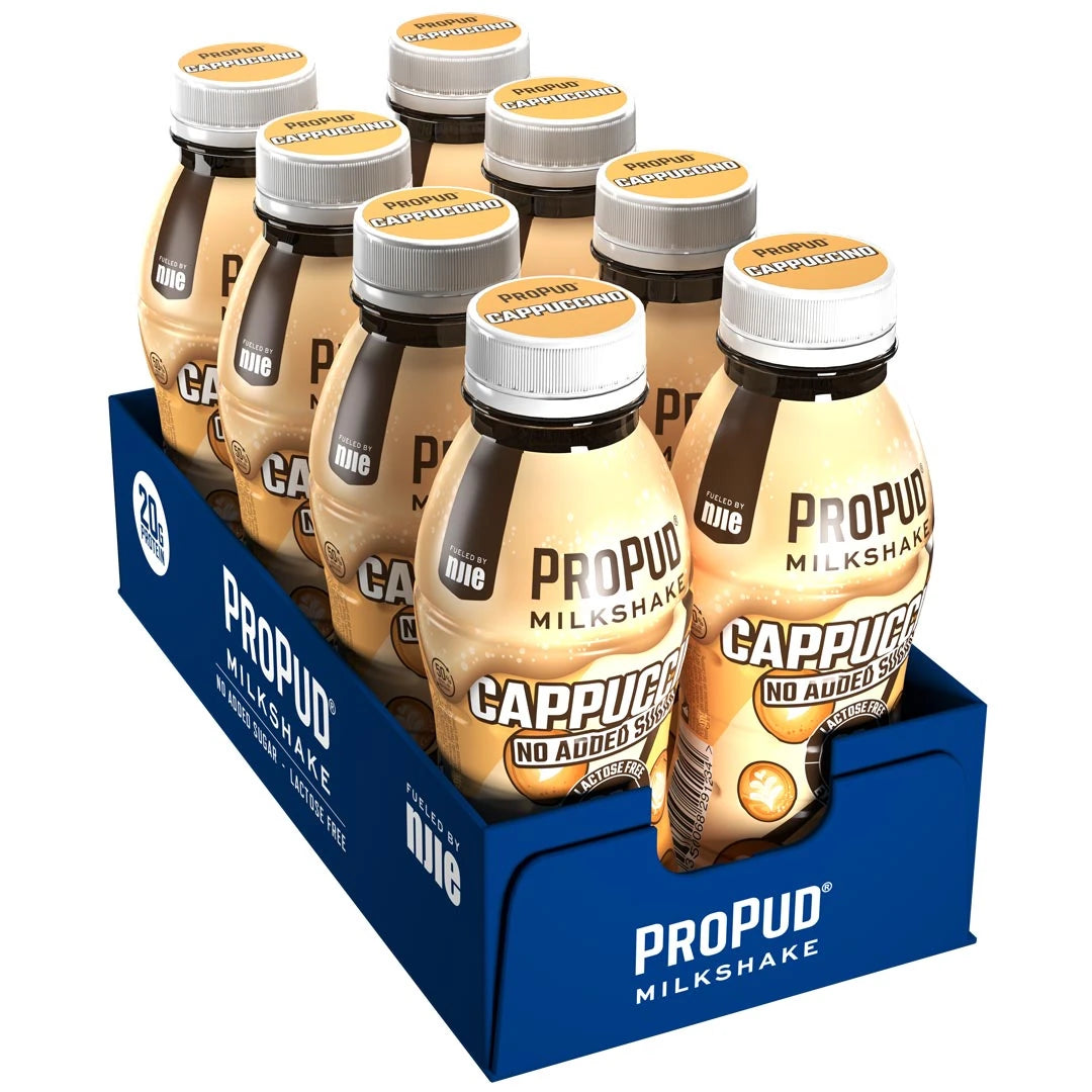 8 x NJIE ProPud Protein Milkshake 330 ml Cappuccino i en mørkeblå eske med åtte lysebrune og brune flasker.
