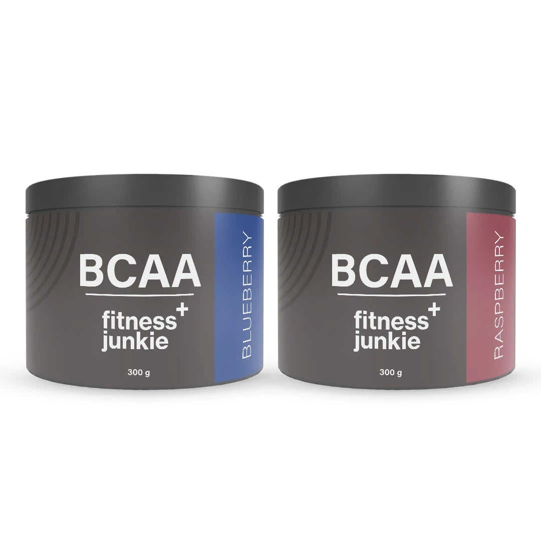 2 x fitnessjunkie BCAA 300 g aminosyrer i to mørkegrå bokser med smakene Blueberry og Raspberry.