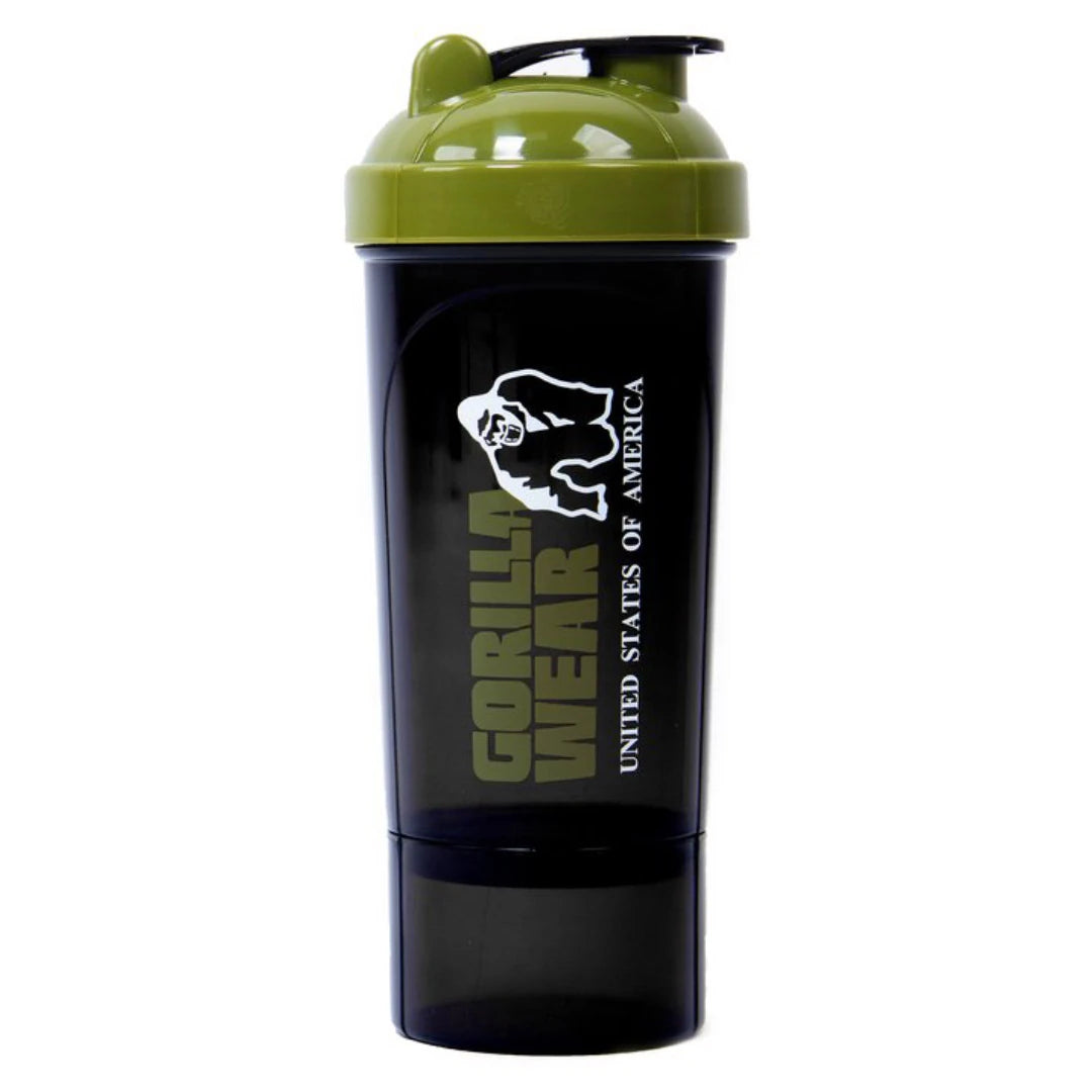 Svart Gorilla Wear Compact Shaker Black & Army Green i plast, med grønt lokk og separat oppbevaringsbeholder.