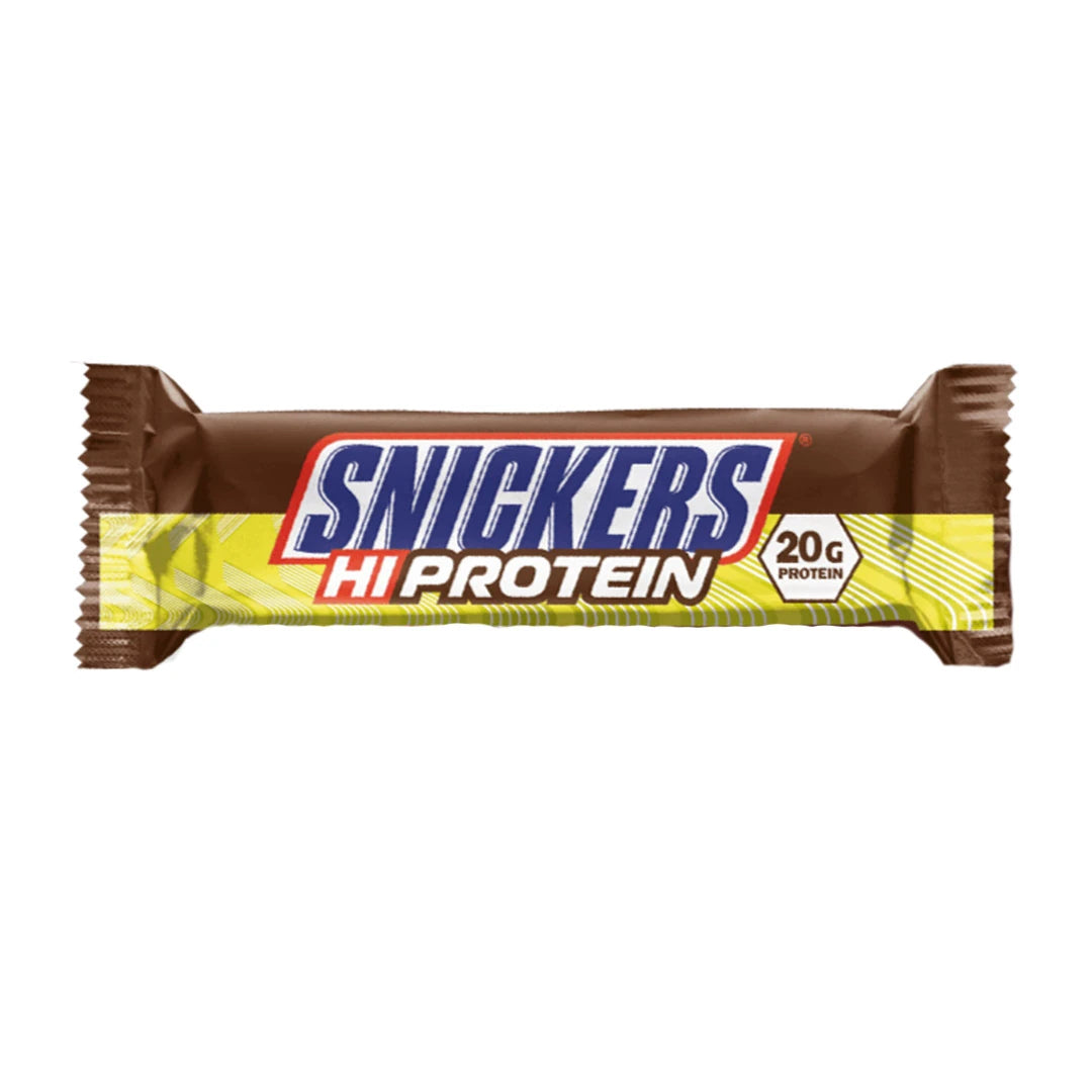 Snickers Hi Protein Bar 55 g, en sjokolade- og proteinbar pakket i et brunt omslag med gul stripe og klassisk rød tekst.