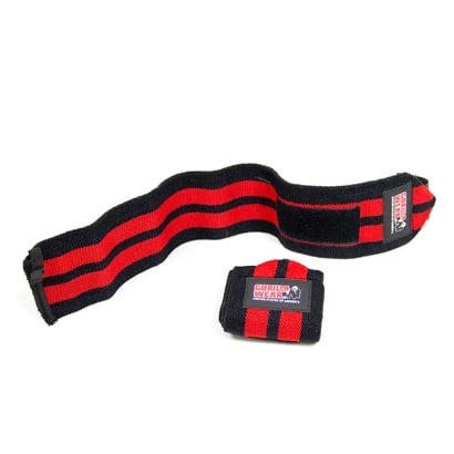 Gorilla Wear Wrist Wrap Pro Black/Red, elastiske svarte håndleddsbind med røde striper, en utrullet og en sammenrullet.