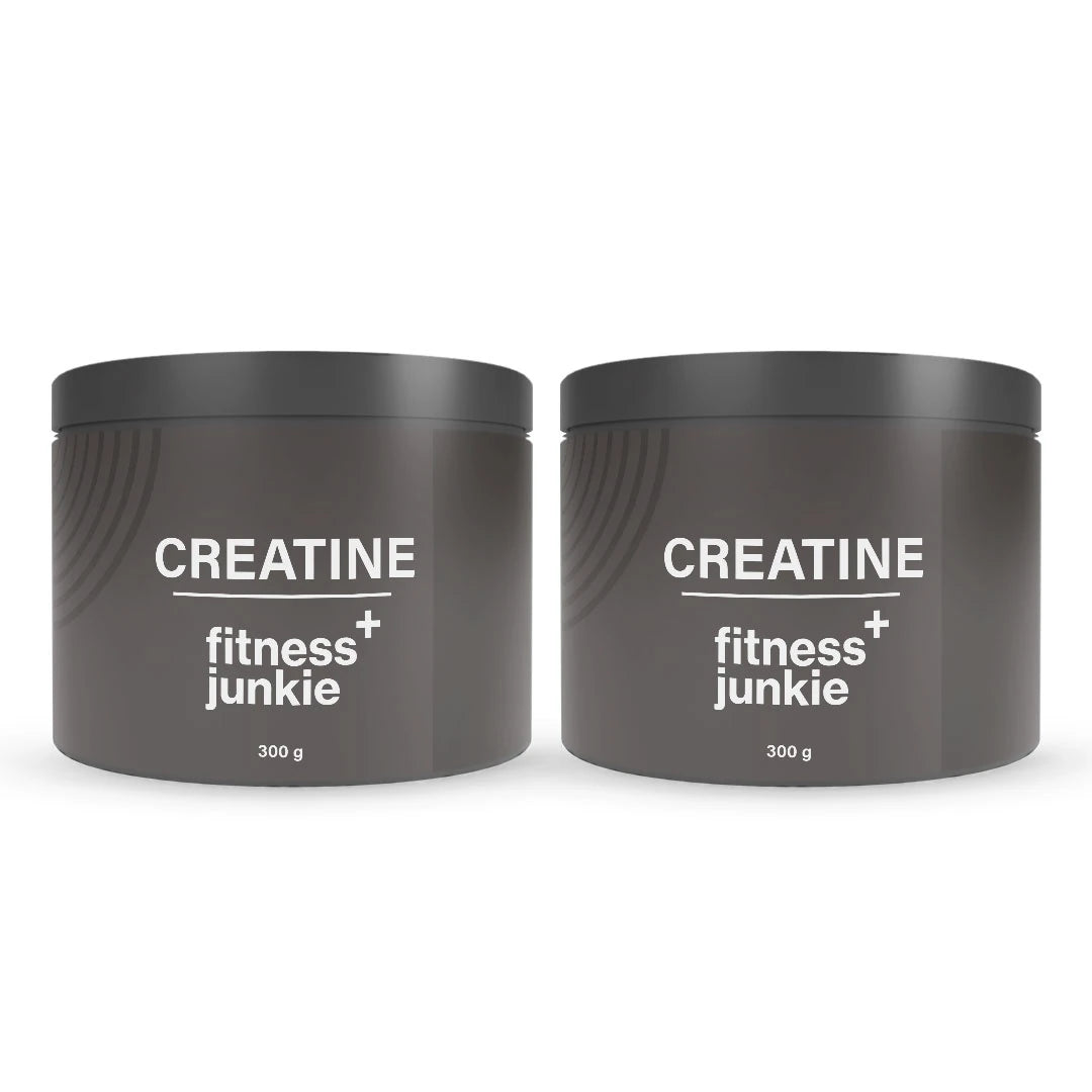2 x fitnessjunkie Creatine 300 g Kreatin i to grå bokser med hvit tekst for økt styrke og utholdenhet.