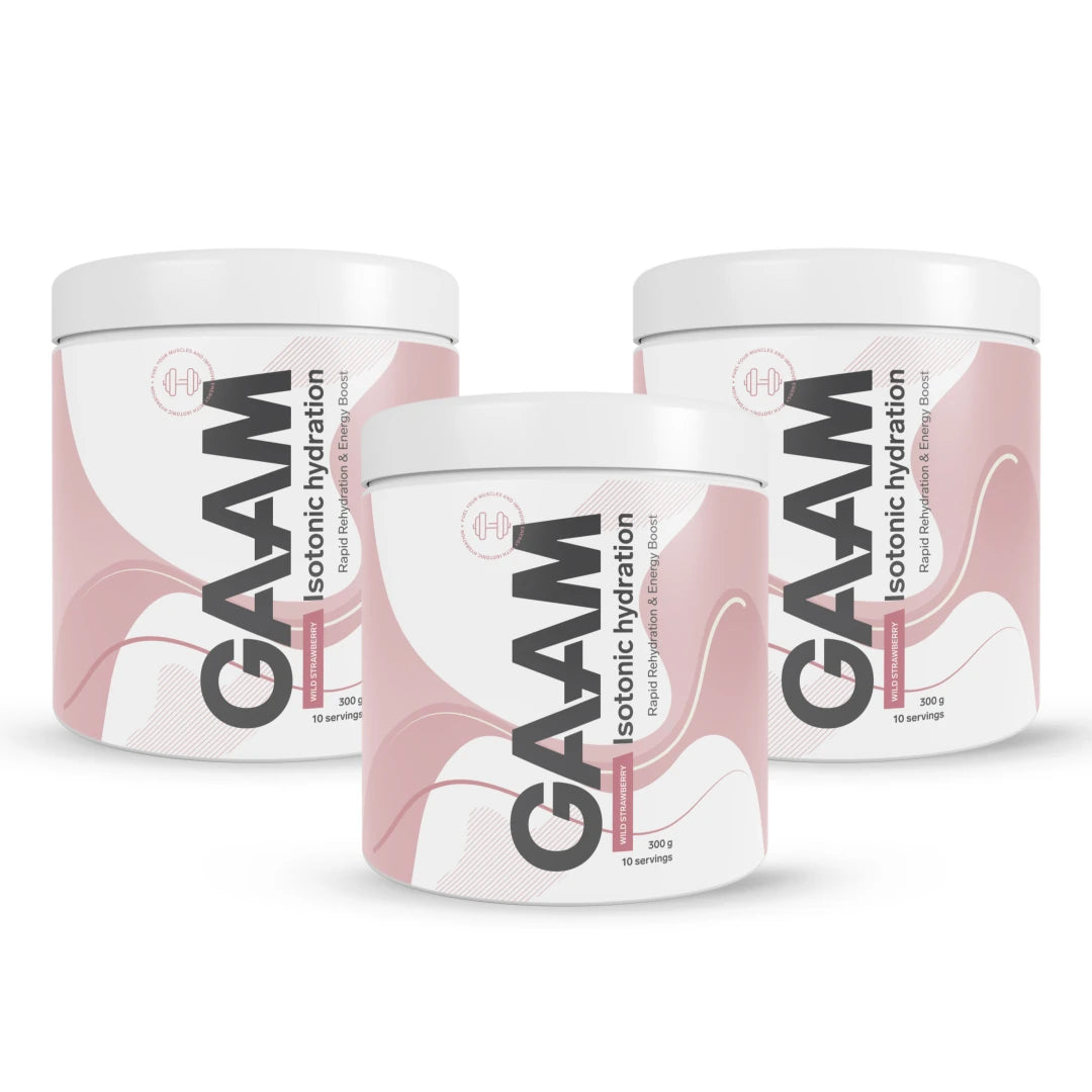 3 x GAAM Isotonic Hydration 300 g i tre hvite bokser med rosa bølgemønster og smaken Wild Strawberry.