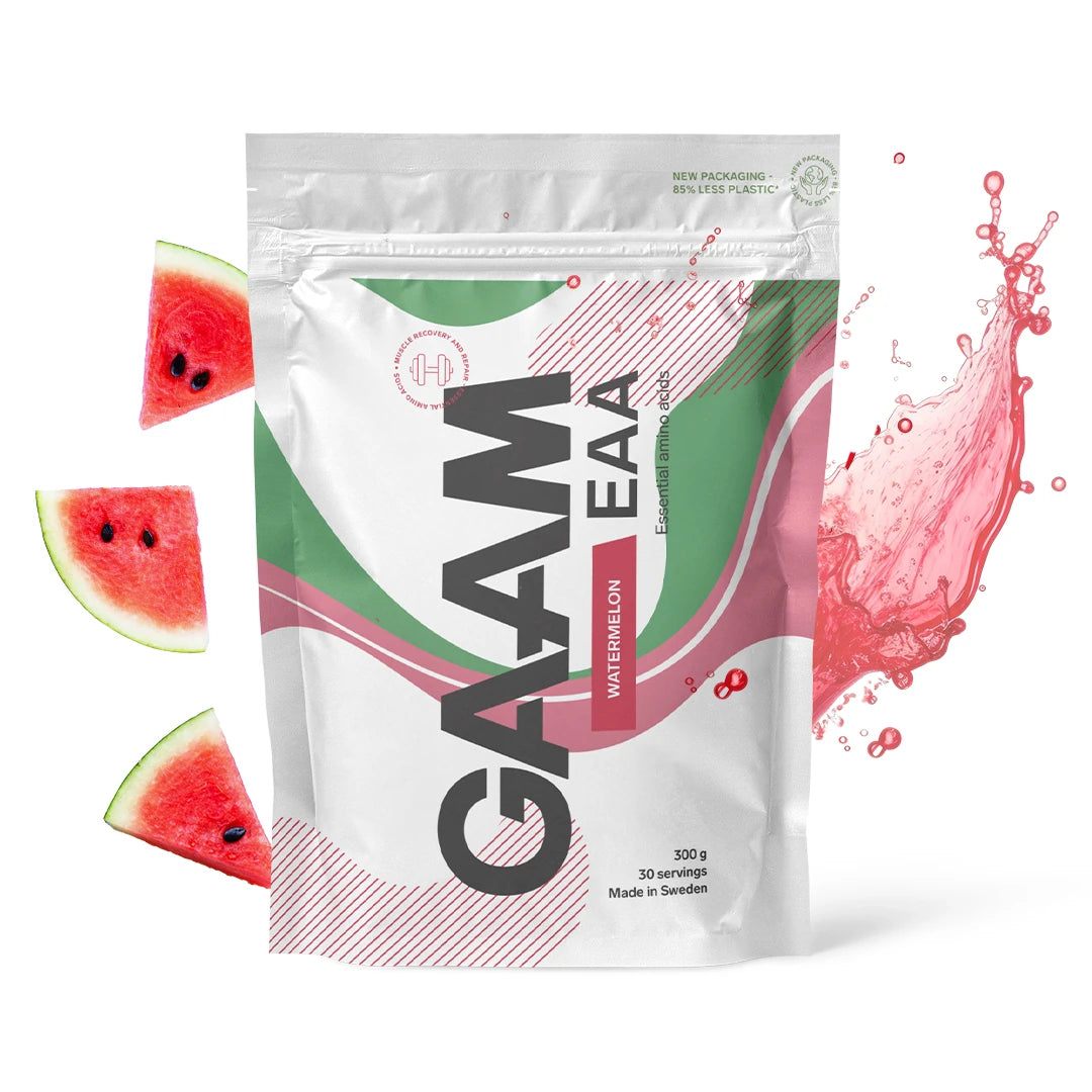 Hvit pose med GAAM EAA 300 g i smaken Watermelon, omgitt av ferske vannmelonskiver.