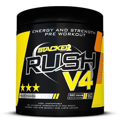 Stacker2 Rush V4 360 g pre-workout i pulverform, pakket i en svart boks med gule detaljer og tekst for smaken Fruit Punch.