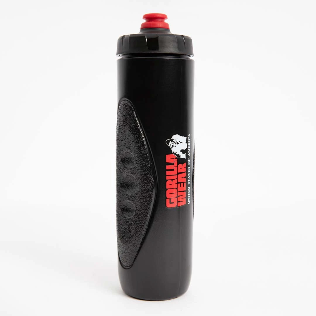 Svart Gorilla Wear Grip Sports Bottle 750 ml i kvalitetsplast med gripevennlig overflate og rød detalj på lokket.