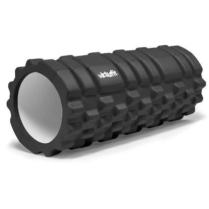 Svart Virtufit Foam Roller 33 cm med strukturert overflate og hvit kjerne.