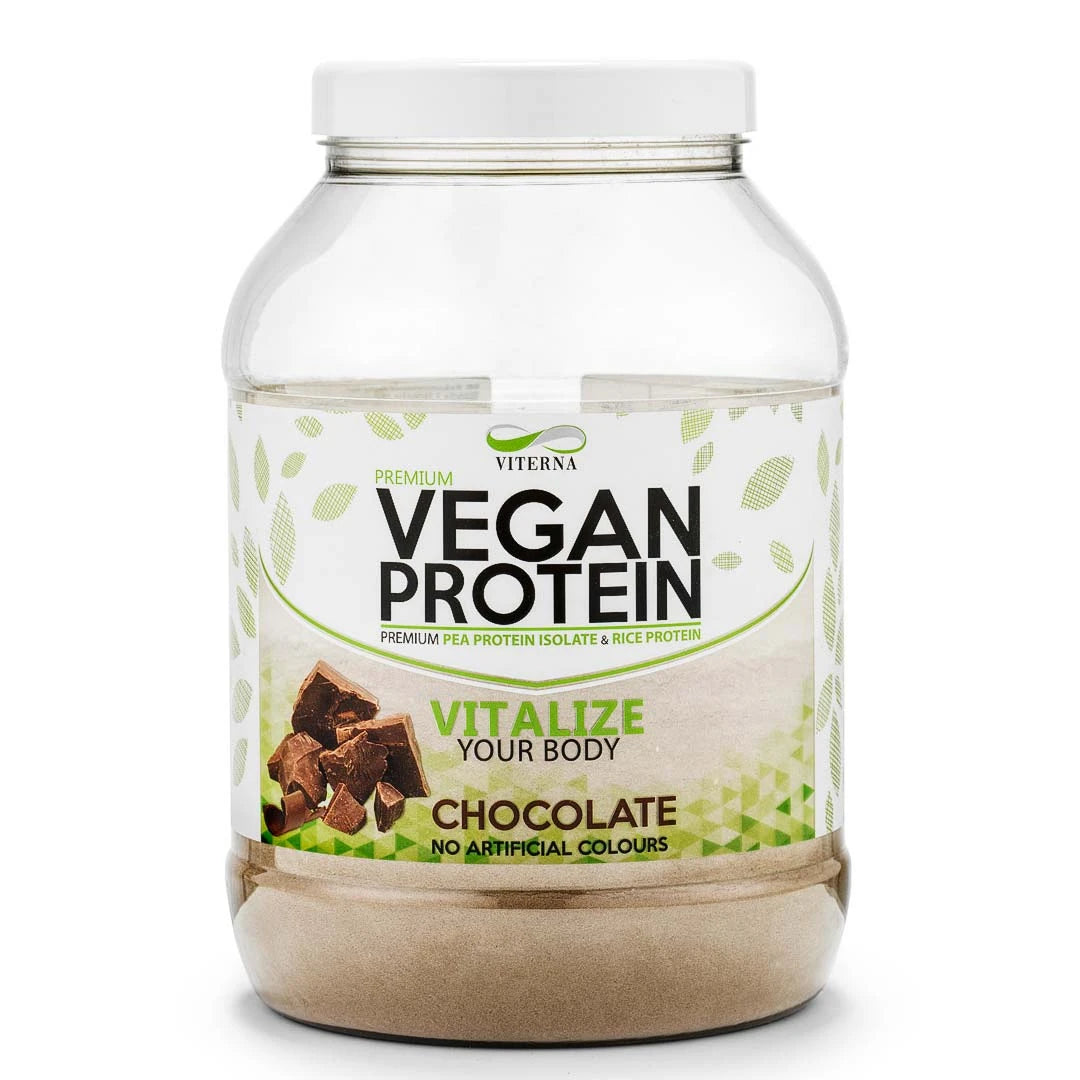 Viterna Vegan Protein 900 g i en gjennomsiktig boks med hvitt lokk og grønne detaljer for smaken Chocolate., bilde 2 av 2
