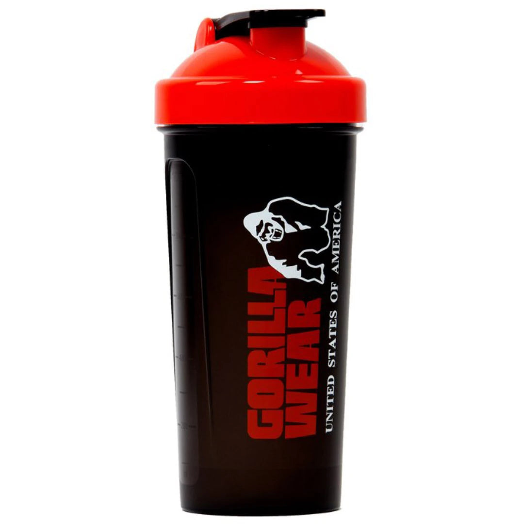 Gorilla Wear XXL Shaker Black & Red er en romslig 1-liters shaker i svart plast med rødt lokk og trykt logo.