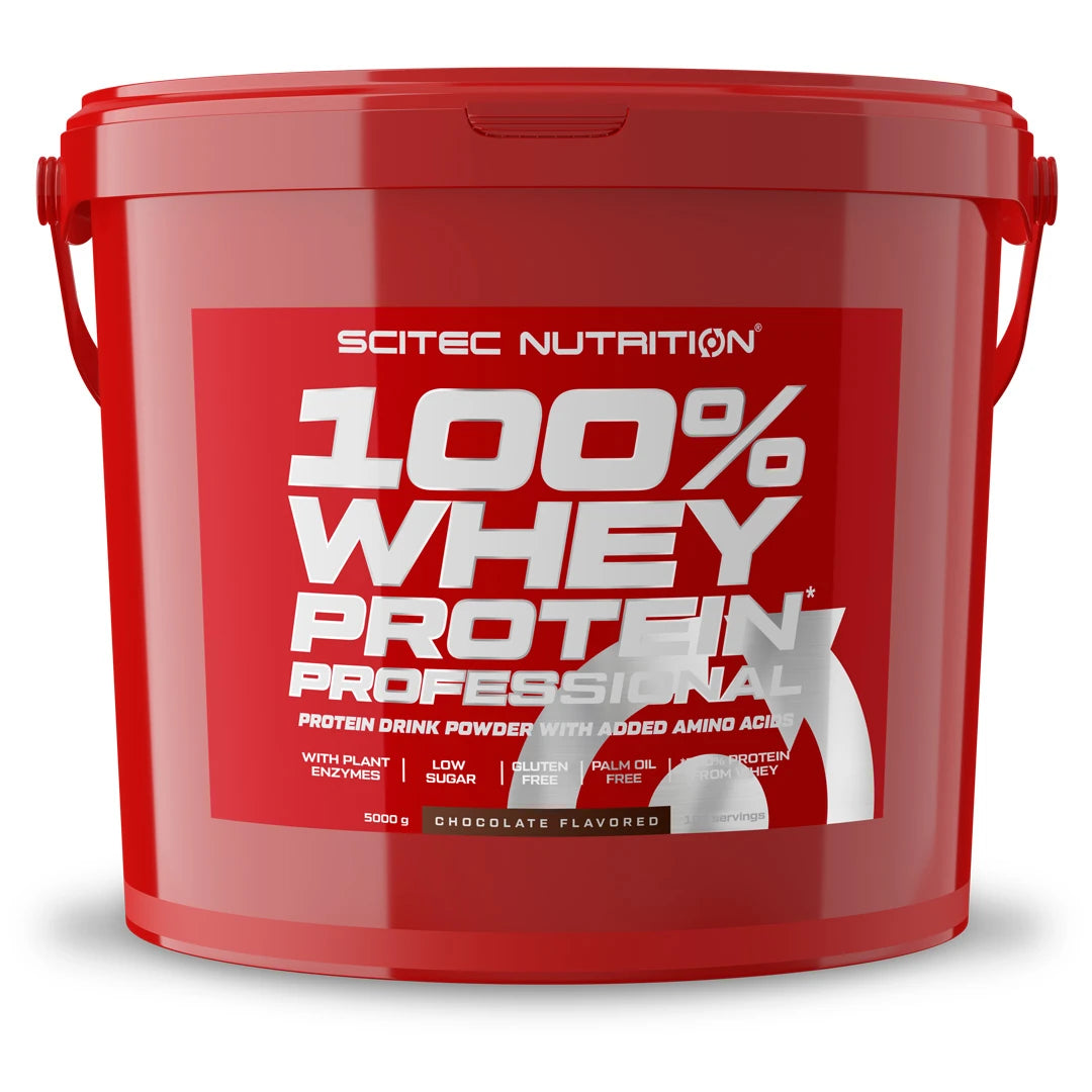 Scitec Nutrition 100% Whey Protein Professional 5 kg proteinpulver pakket i en stor rød bøtte.