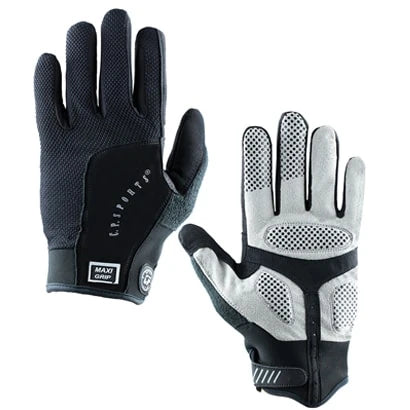 C.P. Sports Maxi Grip Glove, svarte og antrasittfargede treningshansker med ventilerende materiale for optimalt grep.